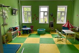 Благодаря косметической компании "МейТан" в детском отделении открылась игровая комната для маленьких пациентов.